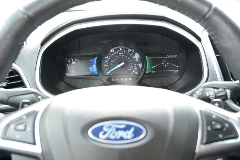 2018 Ford Edge Image 17