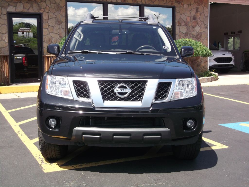 2020 Nissan Frontier Image 2