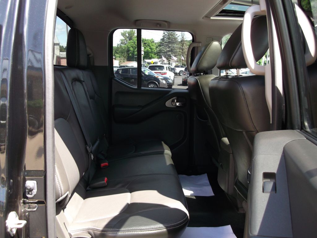 2020 Nissan Frontier Image 9