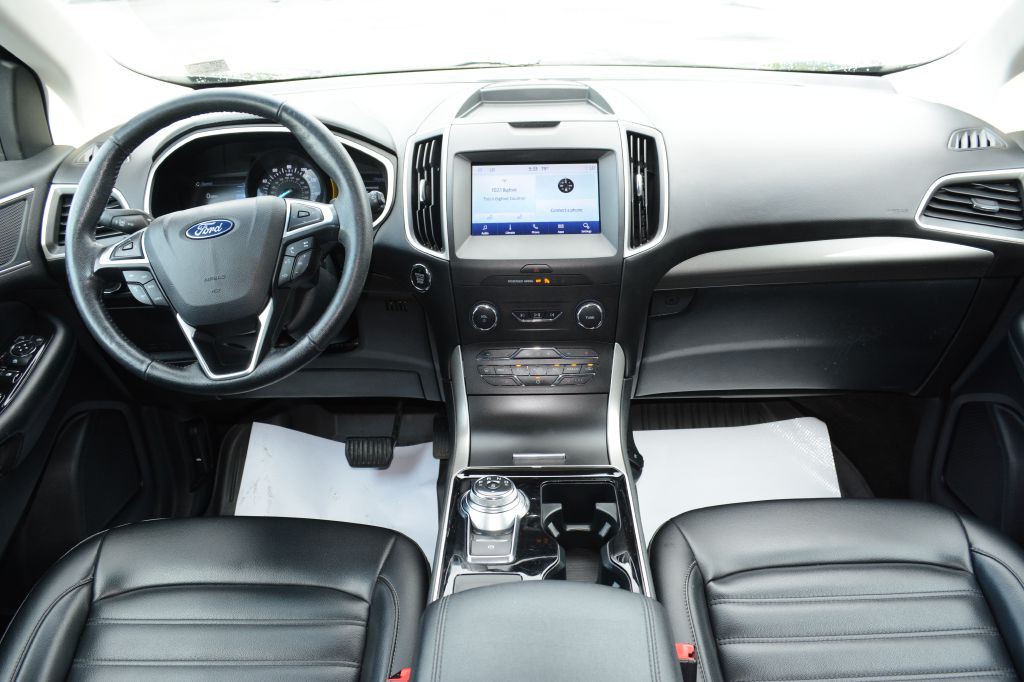 2020 Ford Edge Image 9