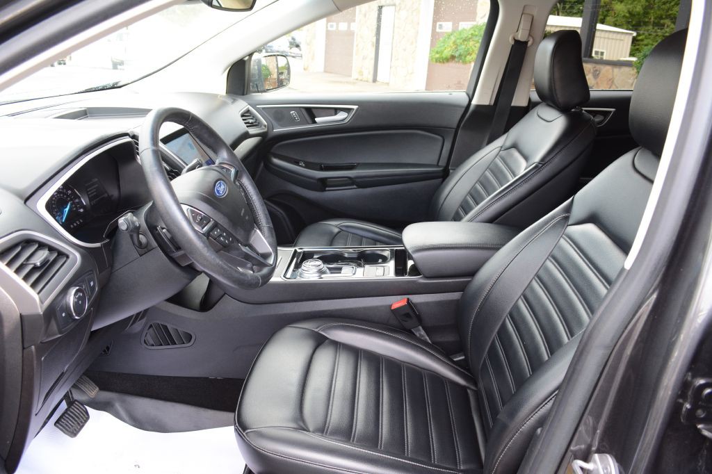 2020 Ford Edge Image 10