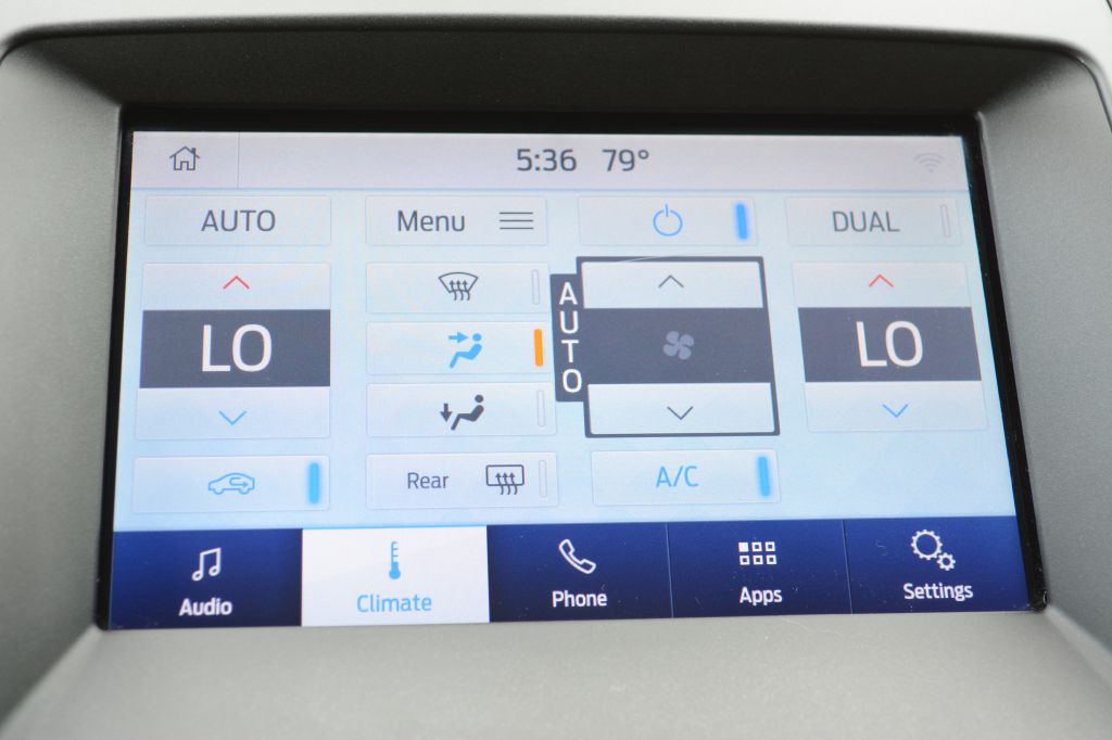 2020 Ford Edge Image 18