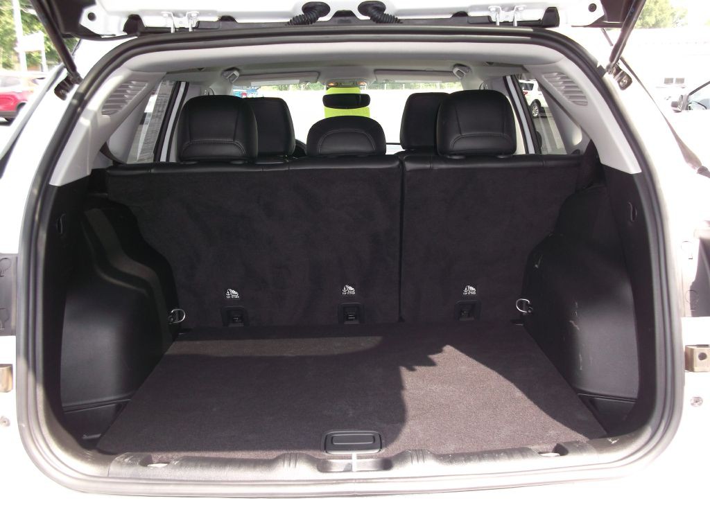 2022 Jeep Compass Image 8
