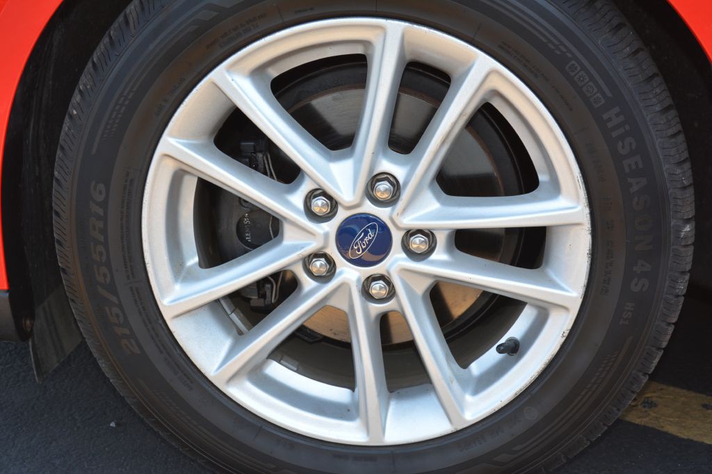 2016 Ford Focus Image 5