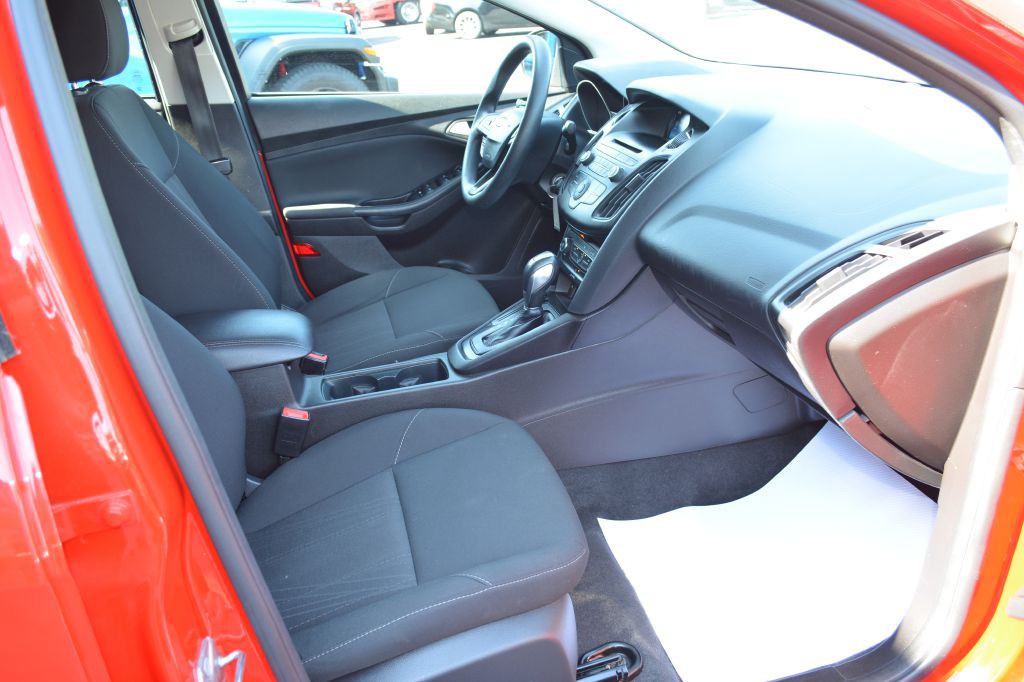 2016 Ford Focus Image 6