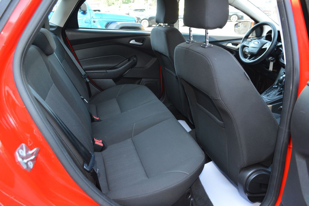 2016 Ford Focus Image 7