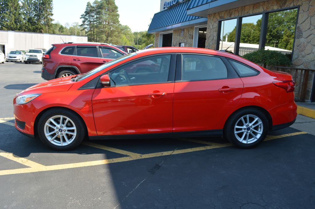 2016 Ford Focus Image 12
