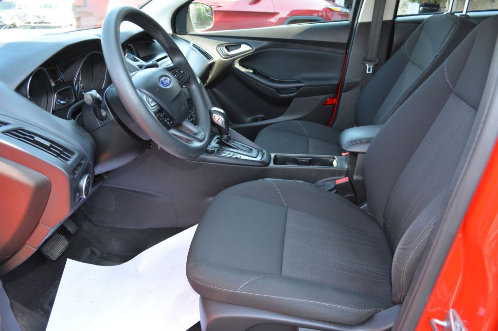 2016 Ford Focus Image 13