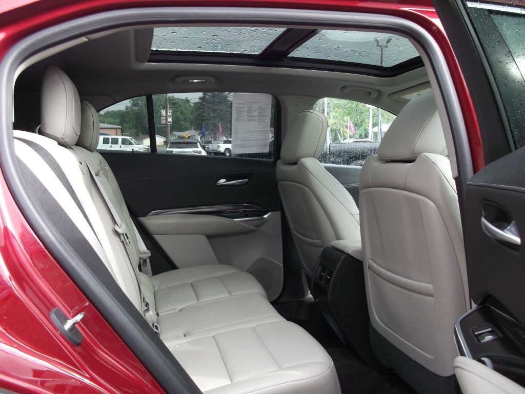 2019 Cadillac XT4 Image 9