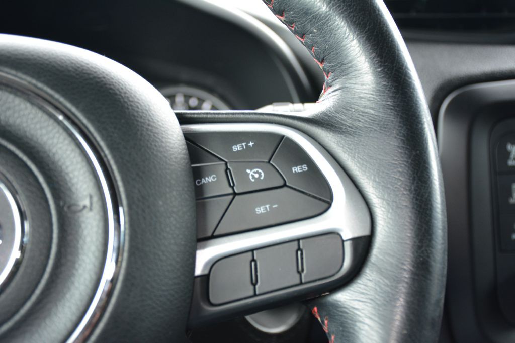 2017 Jeep Renegade Image 17
