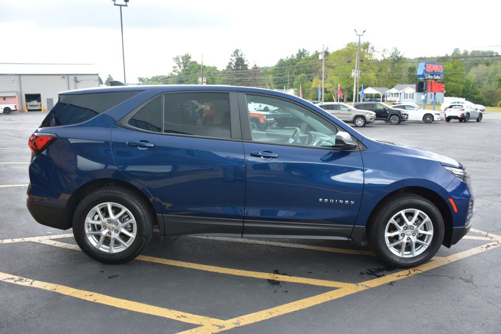 2022 Chevrolet Equinox Image 3