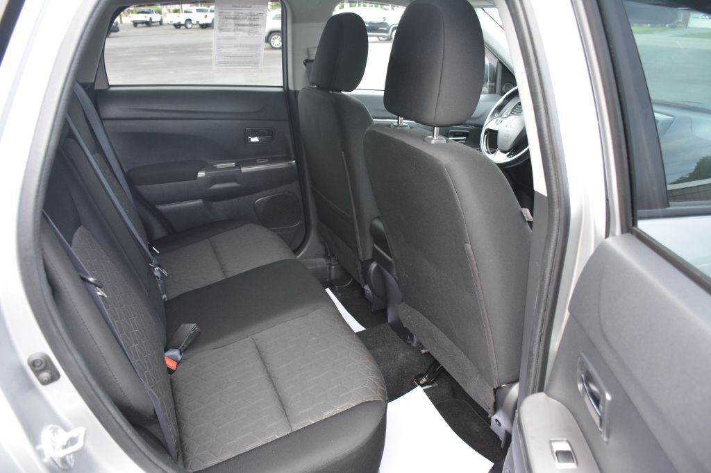 2021 Mitsubishi Outlander Image 7