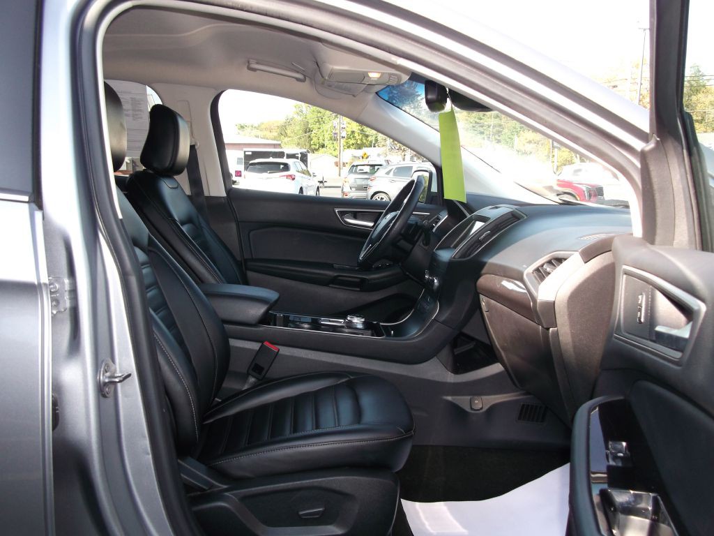 2020 Ford Edge Image 6