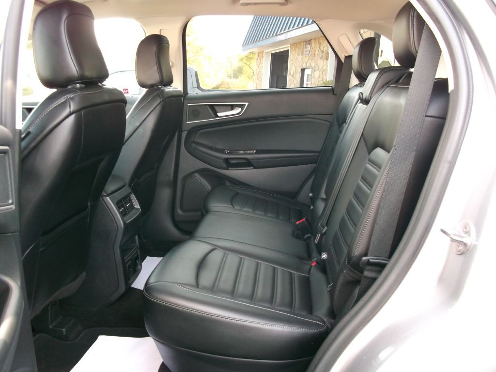 2020 Ford Edge Image 11