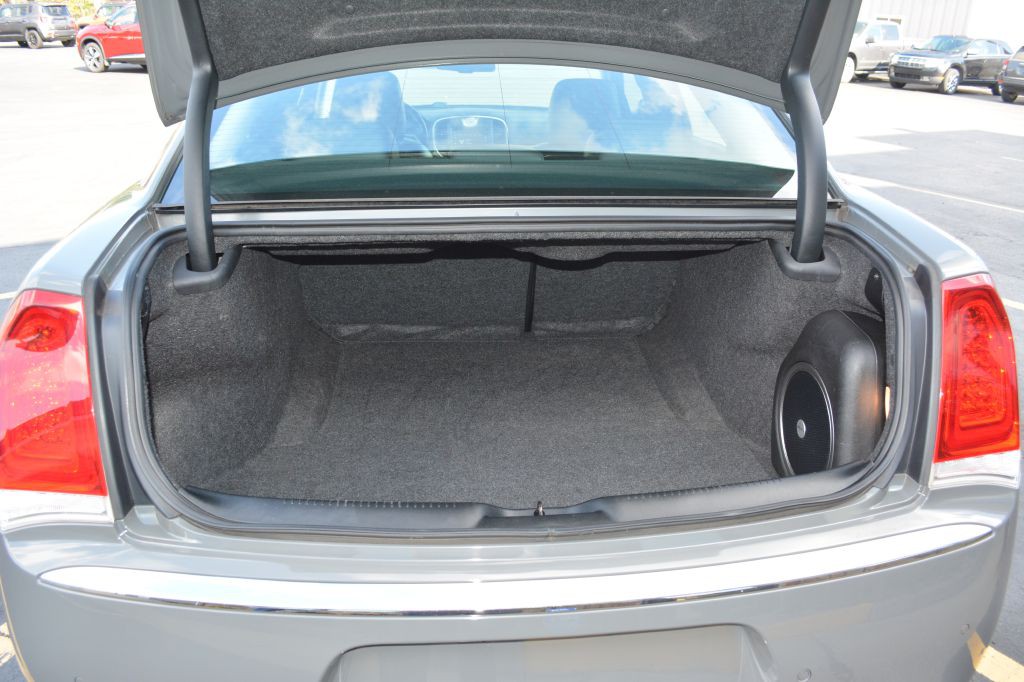 2019 Chrysler 300 Image 10