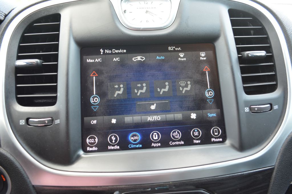 2019 Chrysler 300 Image 20