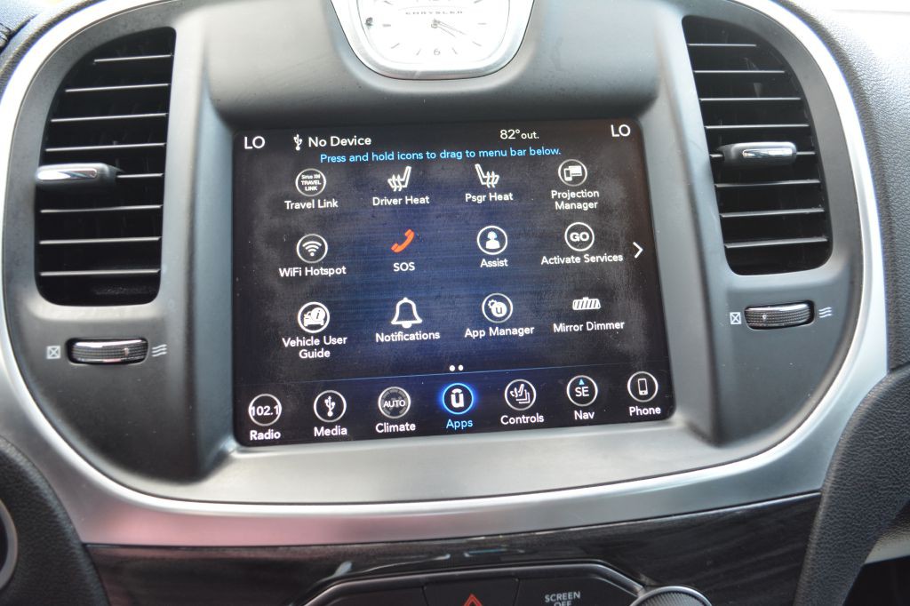 2019 Chrysler 300 Image 21