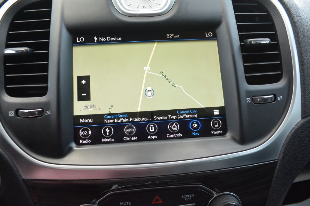 2019 Chrysler 300 Image 23