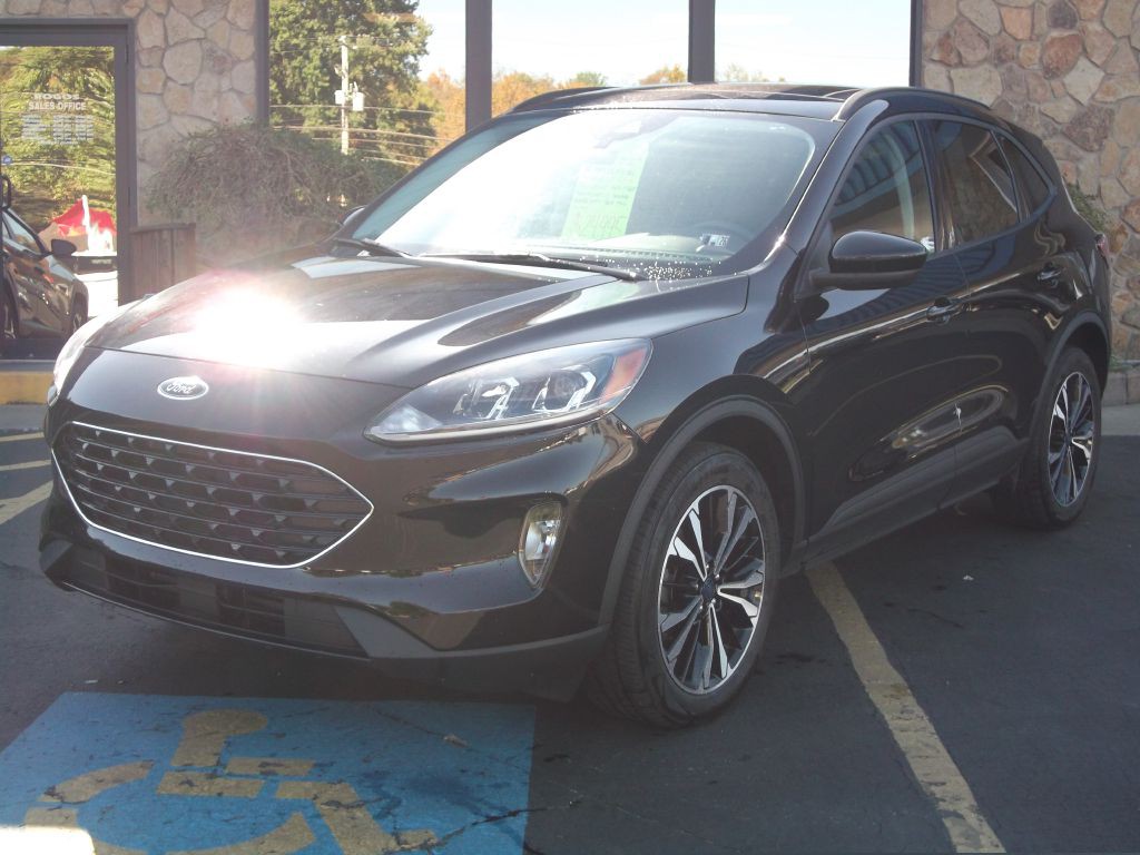 2022 Ford Escape Image 1