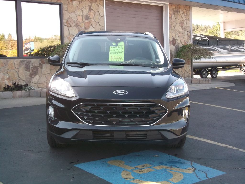 2022 Ford Escape Image 2