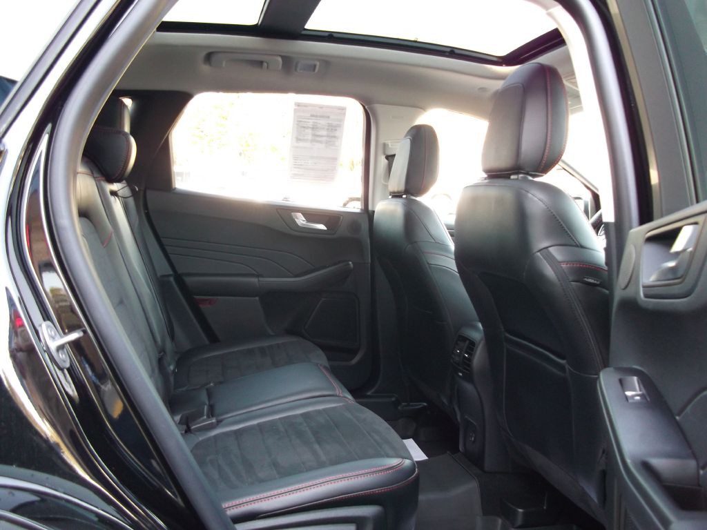 2022 Ford Escape Image 9