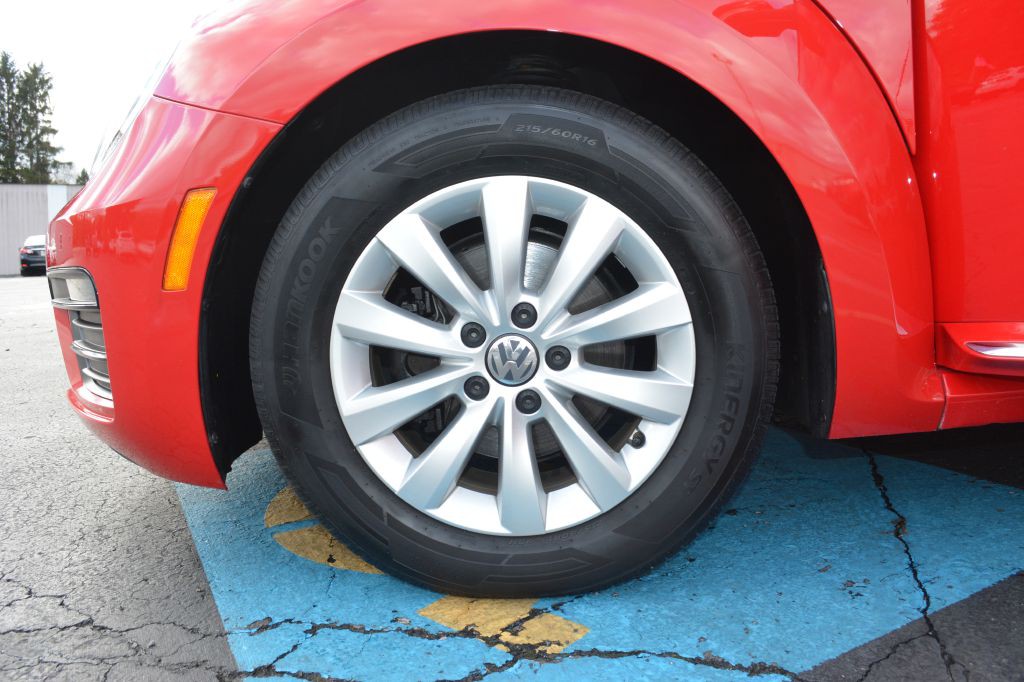 2019 Volkswagen Beetle Image 7