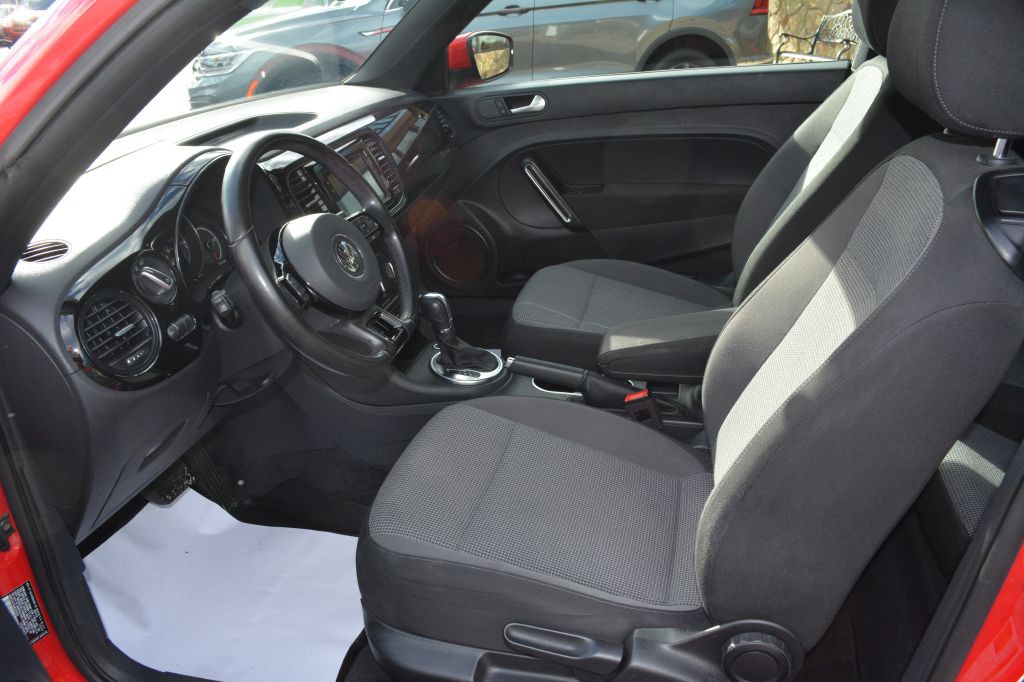 2019 Volkswagen Beetle Image 12