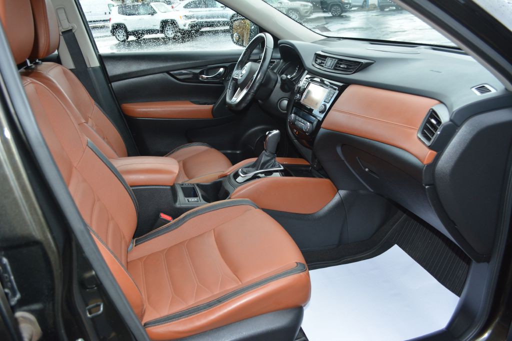 2017 Nissan Rogue Image 8