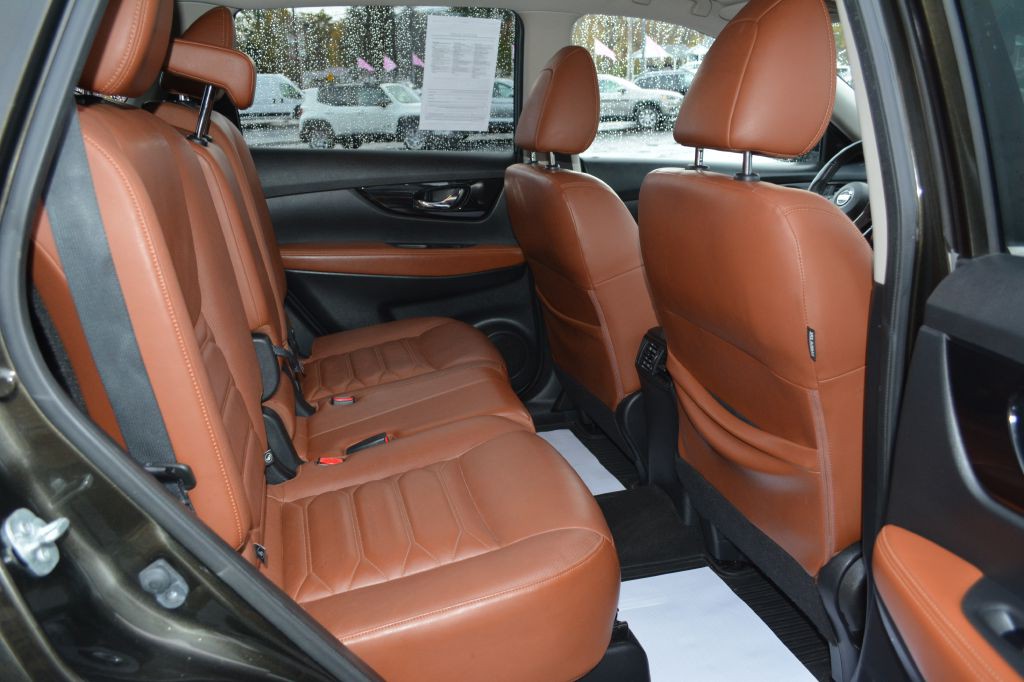 2017 Nissan Rogue Image 9