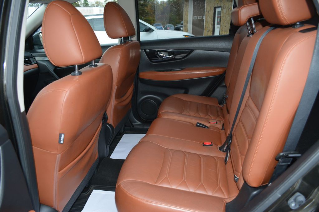 2017 Nissan Rogue Image 11