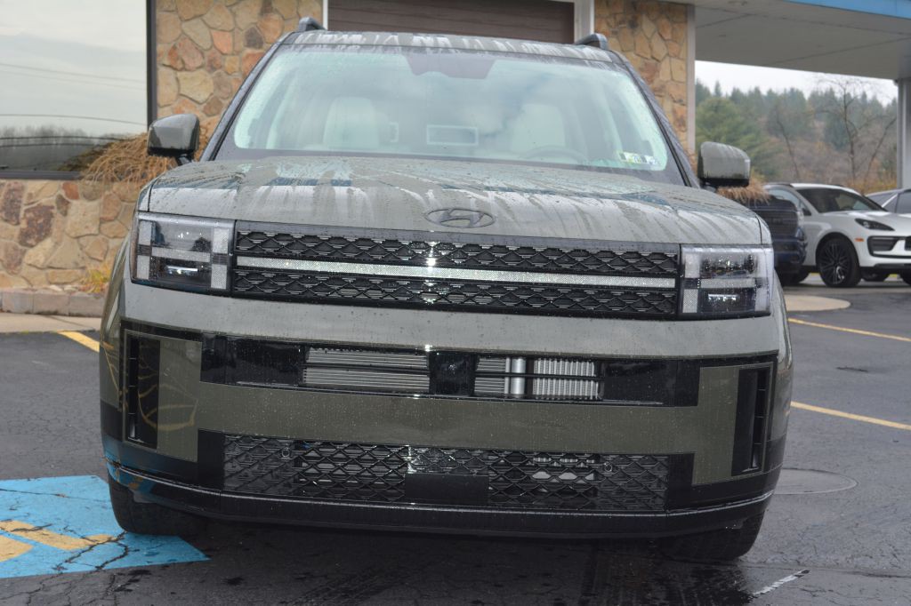 2025 Hyundai Santa Fe Image 2