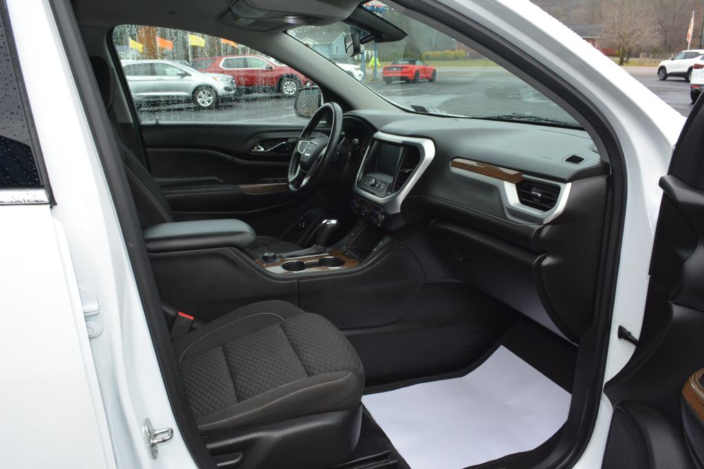 2018 GMC Acadia Image 8