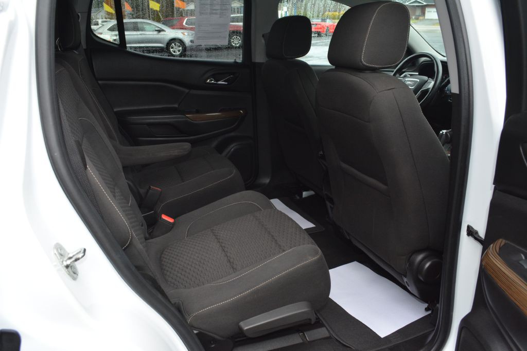 2018 GMC Acadia Image 9