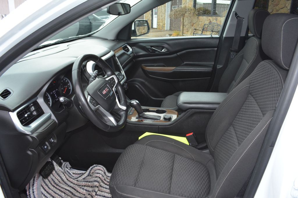 2018 GMC Acadia Image 12