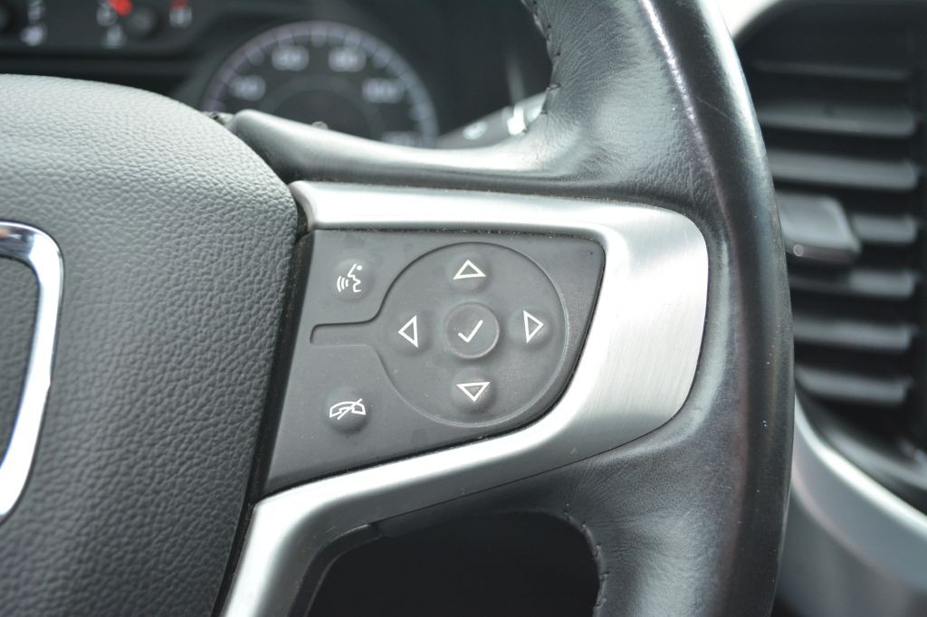 2018 GMC Acadia Image 18