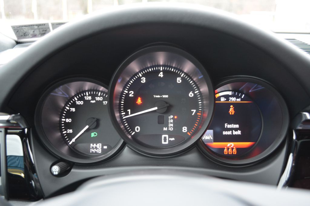 2025 Porsche Macan Image 17