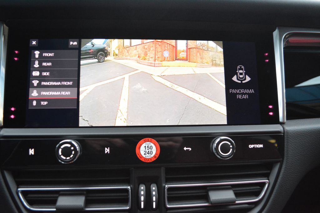 2025 Porsche Macan Image 21