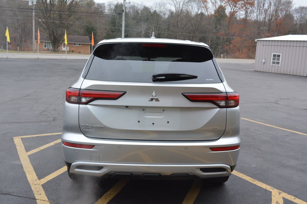 2024 Mitsubishi Outlander Image 4
