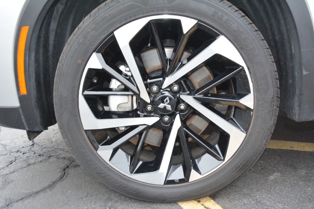 2024 Mitsubishi Outlander Image 7