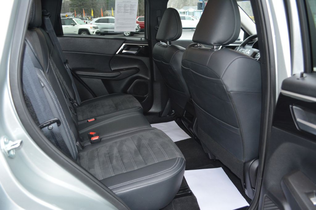 2024 Mitsubishi Outlander Image 9