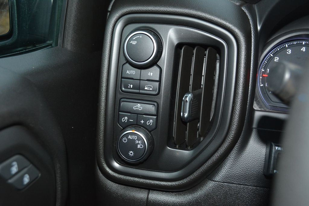 2019 Chevrolet Silverado 1500 Image 16