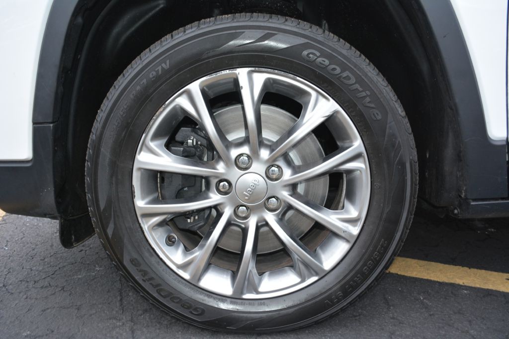 2020 Jeep Cherokee Image 7