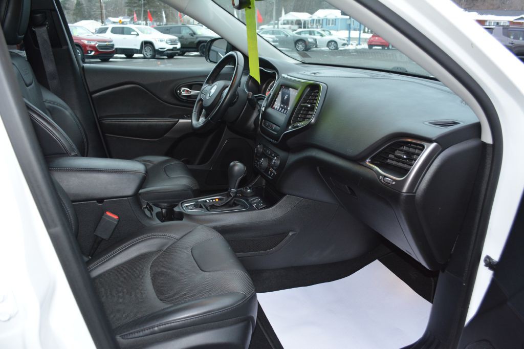 2020 Jeep Cherokee Image 8