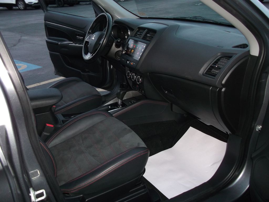 2018 Mitsubishi Outlander Image 8