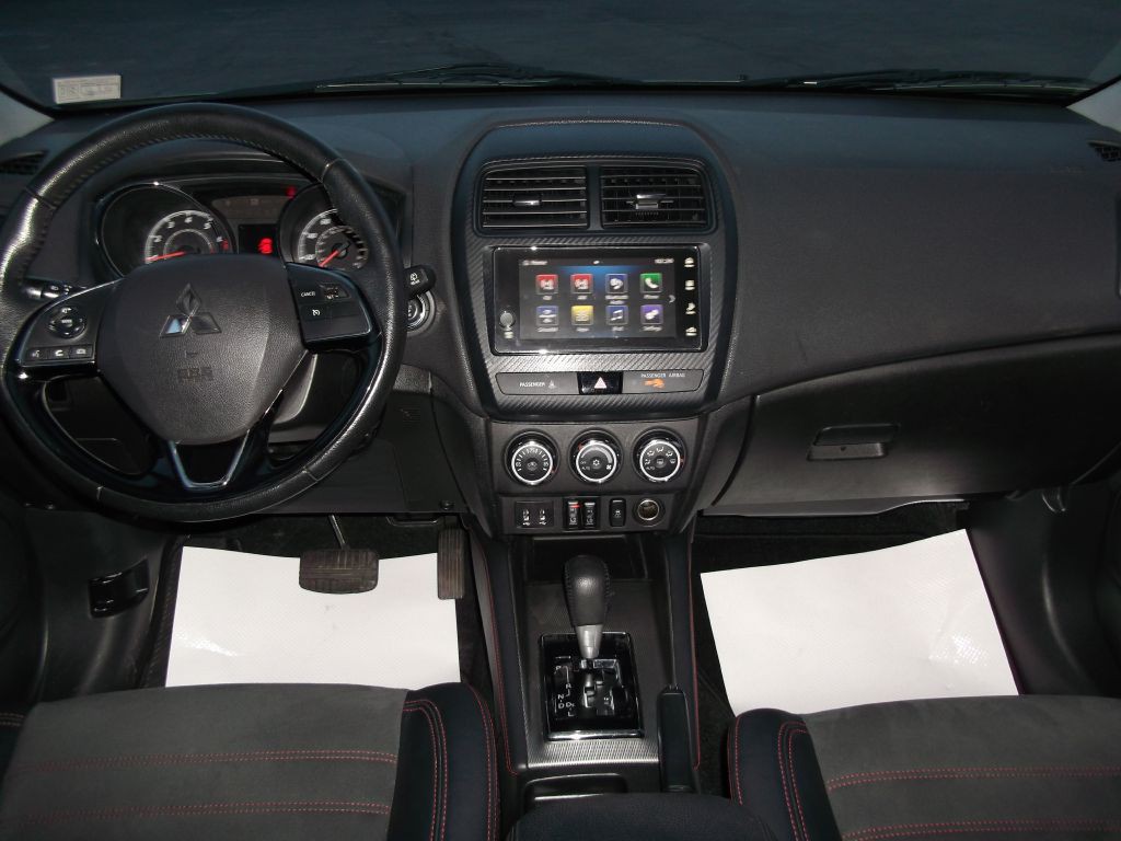 2018 Mitsubishi Outlander Image 13