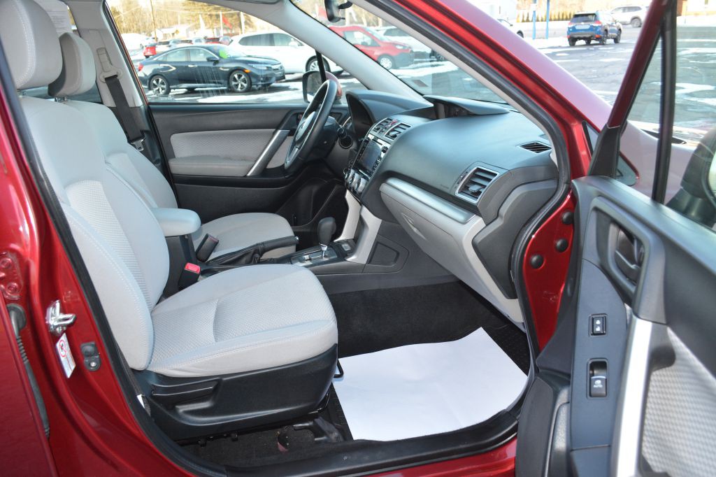 2018 Subaru Forester Image 8