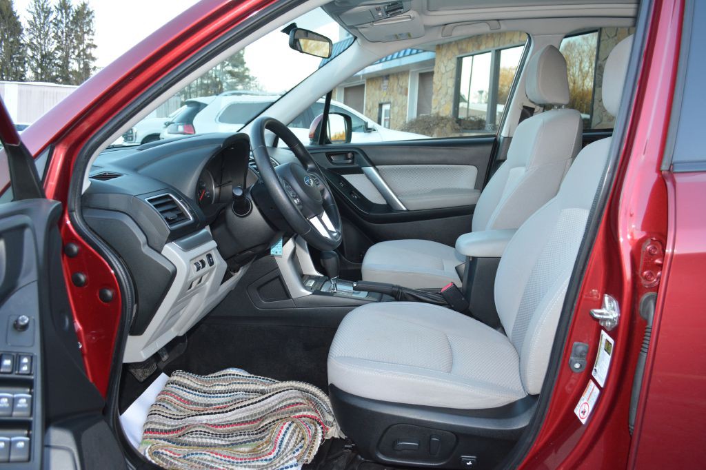 2018 Subaru Forester Image 12