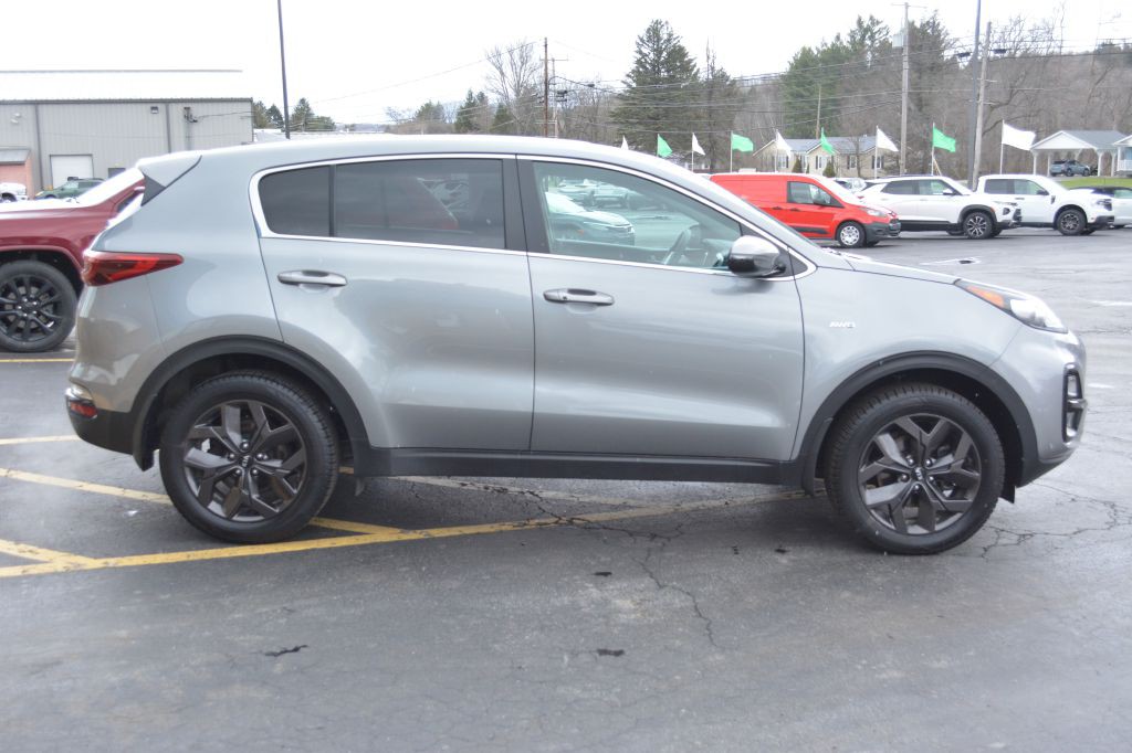 2022 Kia Sportage Image 3