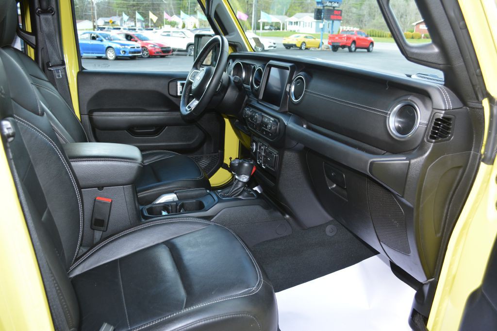 2023 Jeep Wrangler Image 8