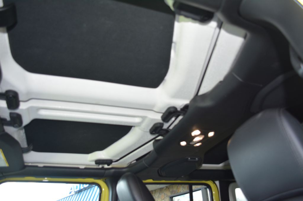 2023 Jeep Wrangler Image 24